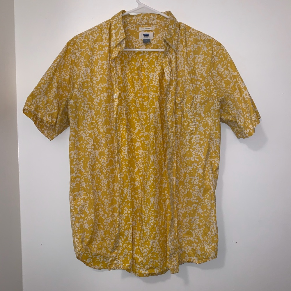 OLD NAVY tropical slim fit button up! Medium